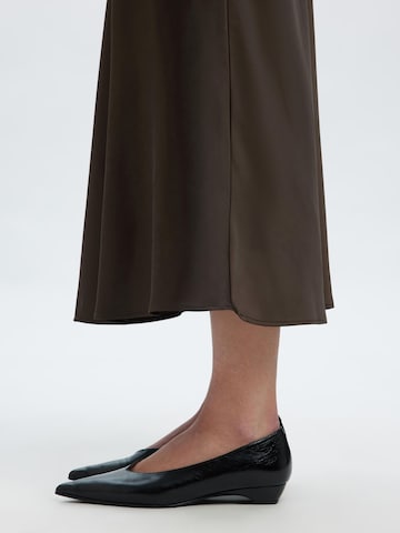 SELECTED Rok in Bruin