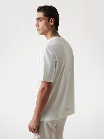 GUESS T-Shirt in Beige