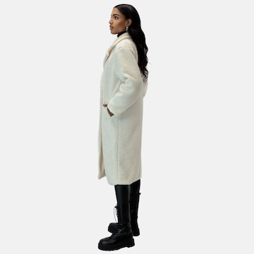 Manteau d’hiver Elara en blanc