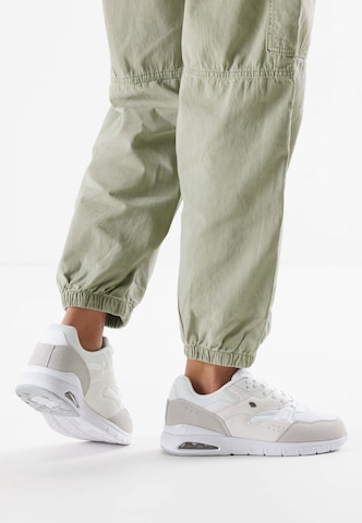 BRITISH KNIGHTS Sneaker low 'Lane' i hvid: forside