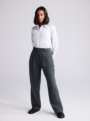Next - regular Pantalón en gris
