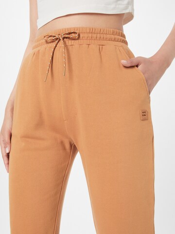 Regular Pantaloni sport 'HALIFAX ' de la BILLABONG pe maro