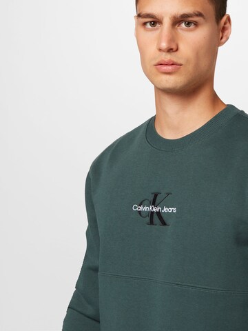 Calvin Klein Jeans Sweatshirt in Groen