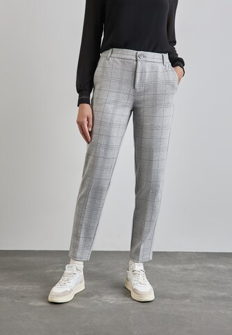 STREET ONE Slimfit Hose in Grau: Vorderseite