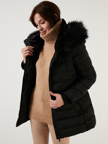 LELA Winter Coat in Black