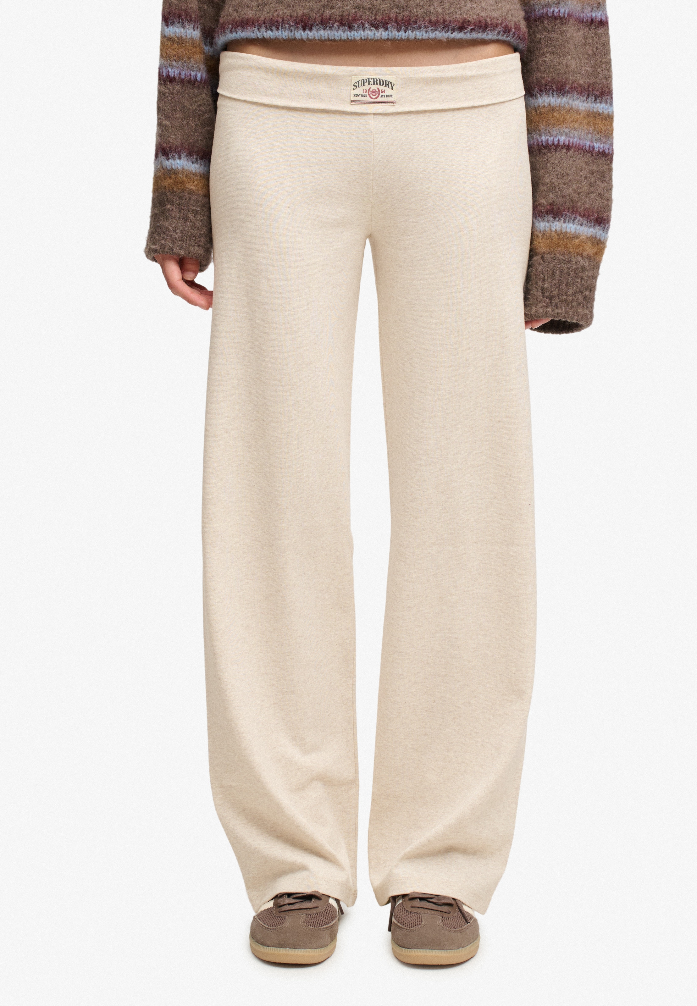 Superdry & Co Wide Leg Jogginghose in Beige: Vorderseite