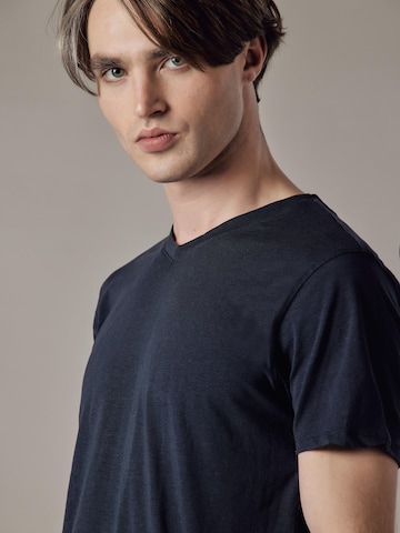 Maglietta di OWN Off With Nature in blu