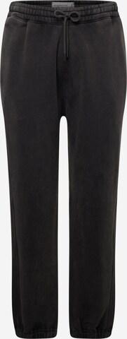 Tapered Pantaloni 'ESSENTIAL' de la Abercrombie & Fitch pe negru: față