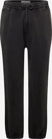 Tapered Pantaloni 'ESSENTIAL' di Abercrombie & Fitch in nero: frontale