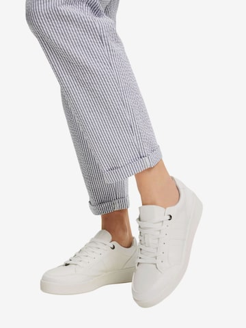 ESPRIT Sneakers in White: front