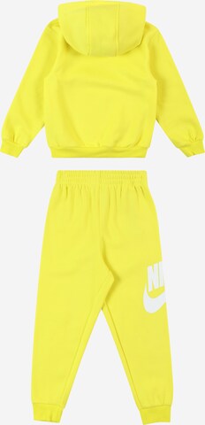 Nike Sportswear Juoksupuku värissä keltainen