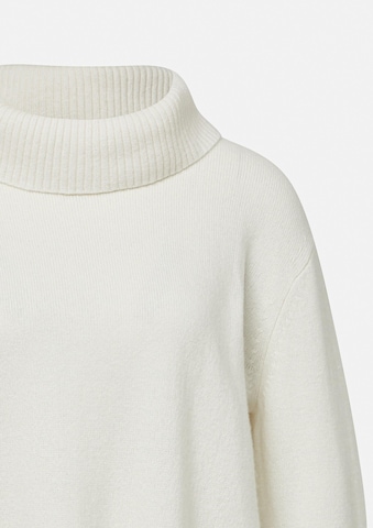 COMMA Sweater in White