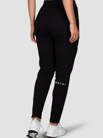 MOROTAI Tapered Sporthose 'Naka' in Schwarz