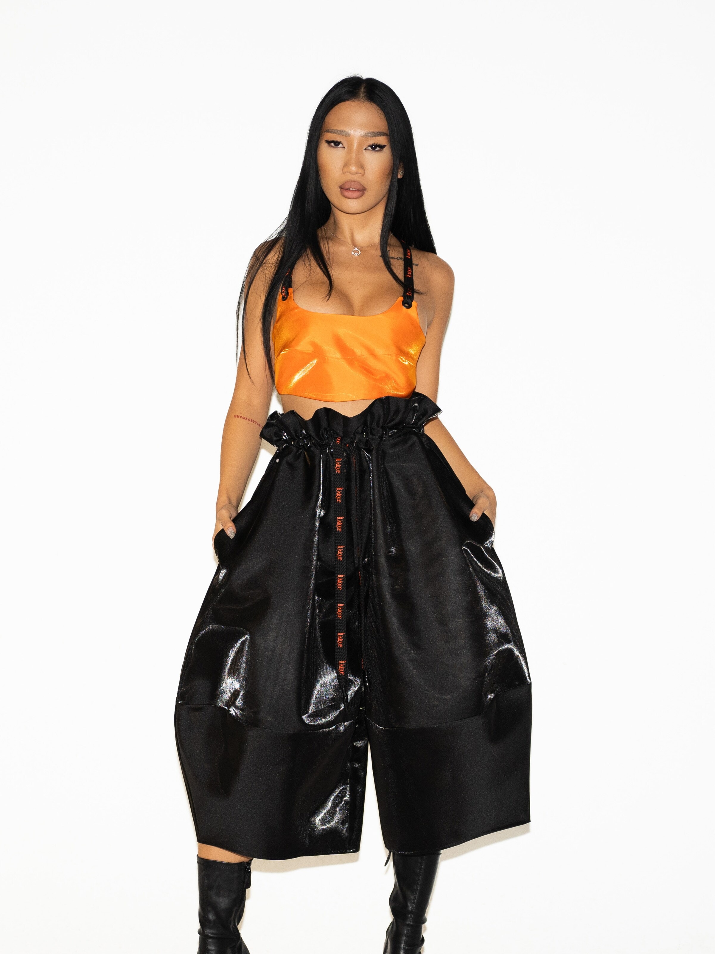 IUnique Regular Broek 'Ballonique' in Zwart: voorkant