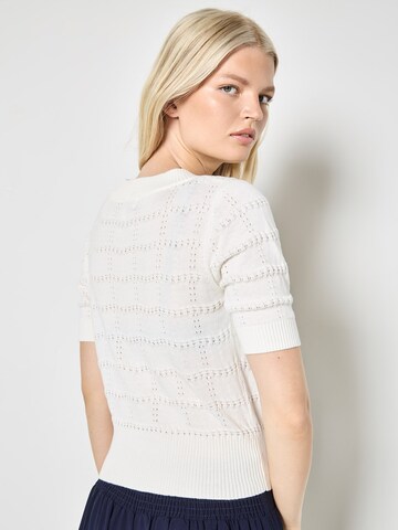 Apricot Knit Cardigan in White