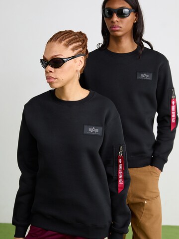 ALPHA INDUSTRIES Sweatshirt in Zwart