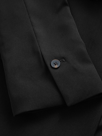 Next Bleiseri värissä musta