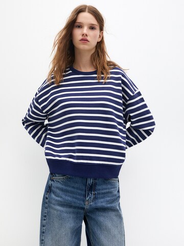 Pull&BearSweater majica - plava boja: prednji dio