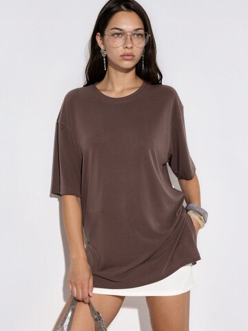 Busem Shirt in Brown: front