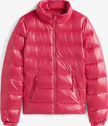 Tommy Jeans Демисезонная куртка в Красный: спереди