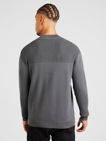 Calvin Klein Jeans Svetr – šedá