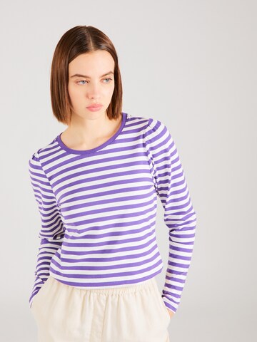 T-shirt 'DIZZY' NÜMPH en violet : devant