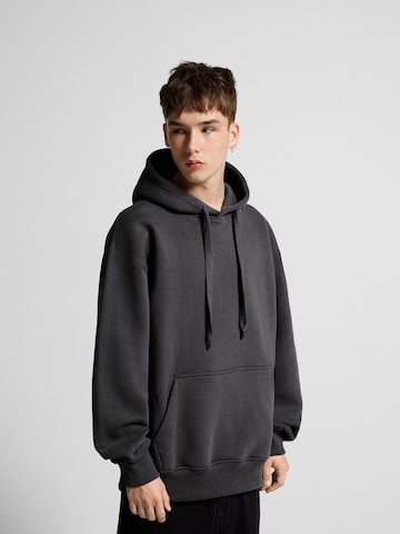 Bershka Sweatshirt in Grey: front