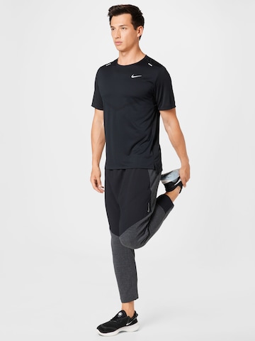 NIKE Funktionsshirt 'Rise 365' in Schwarz