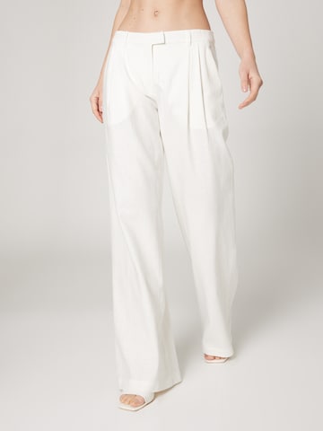 LENI KLUM x ABOUT YOU Loose fit Pleat-Front Pants 'Valeria' in White: front