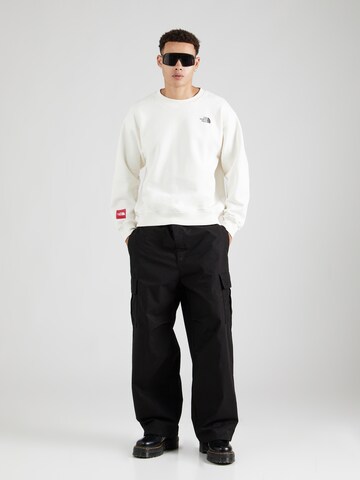 THE NORTH FACE Sweatshirt 'AXYS' in Weiß