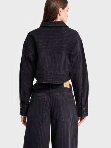 IT'S BASIC Tussenjas 'Striped Denim Jacket' in Zwart