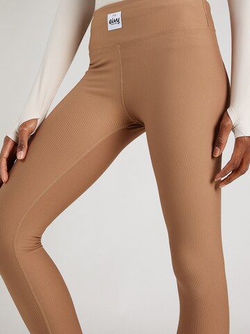 Skinny Pantaloni sportivi 'Icecold' di Eivy in marrone