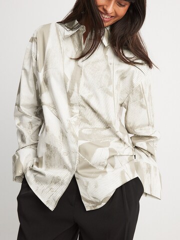 NA-KD Blouse in Beige: front