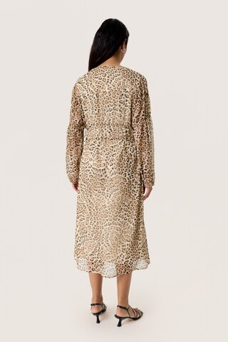 Robe 'Anaya' SOAKED IN LUXURY en beige