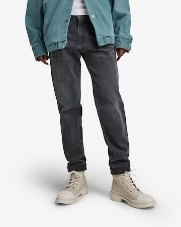 G-Star RAW Loosefit Jeans in Zwart: voorkant