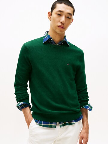 TOMMY HILFIGER Sweater 'ESSENTIAL' in Green: front
