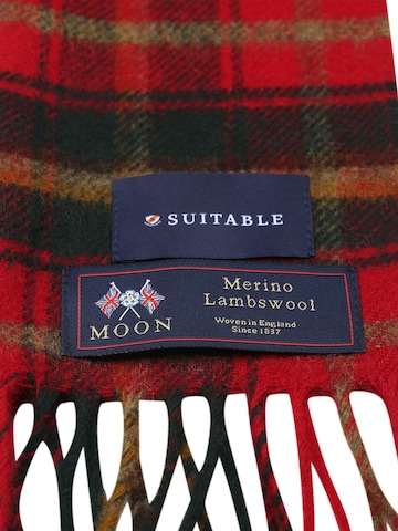 Suitable Scarf in Red