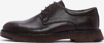 Derimod Schnürschuh in Braun: Vorderseite