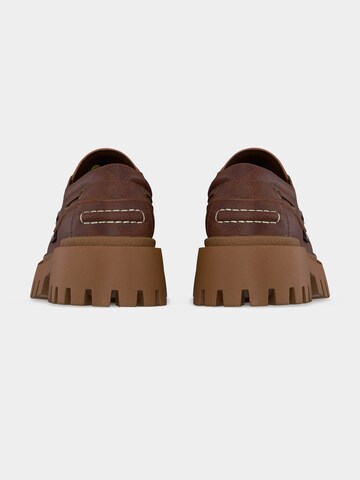 BUFFALO Mokasíny 'SURGE' – hnědá