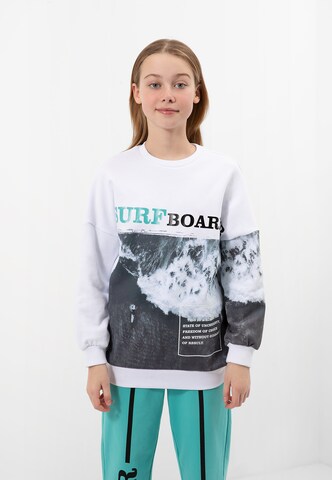 Gulliver Sweatshirt in White: front