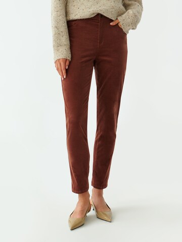 TATUUM Slim fit Trousers 'ZORIA' in Brown: front
