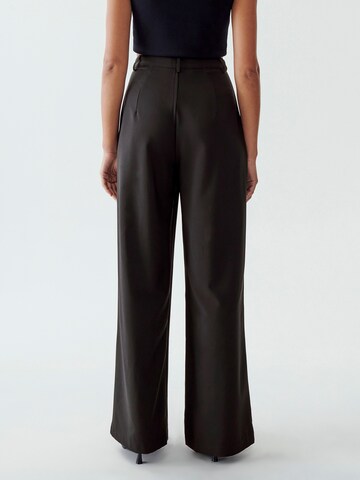 Calli Loose fit Trousers 'ERINA' in Black: back