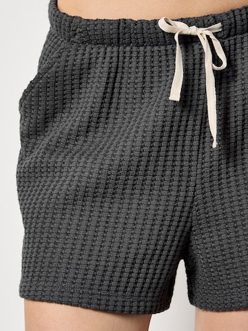 Regular Pantalon ' ' Apricot en gris