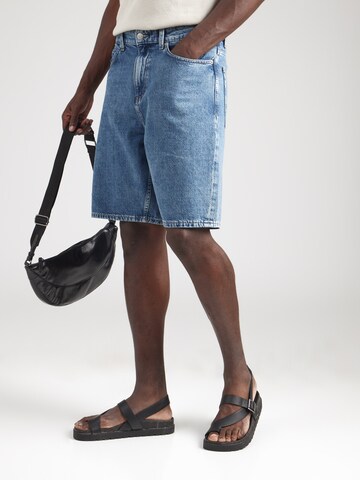 QS Loose fit Jeans in Blue: front