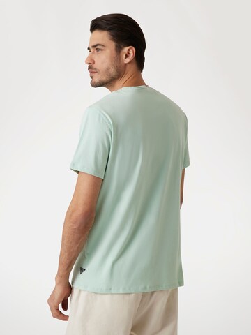 GUESS T-Shirt in Grün