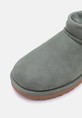 Boots 'CLASSIC ULTRA MINI' di UGG in blu
