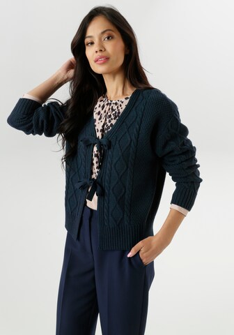 Aniston SELECTED Strickjacke in Blau: Vorderseite