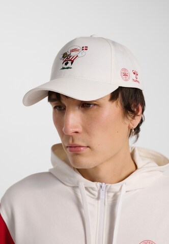 Hummel Cap in White: front