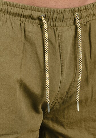 Regular Pantalon 'ABERAVON' INDICODE JEANS en vert