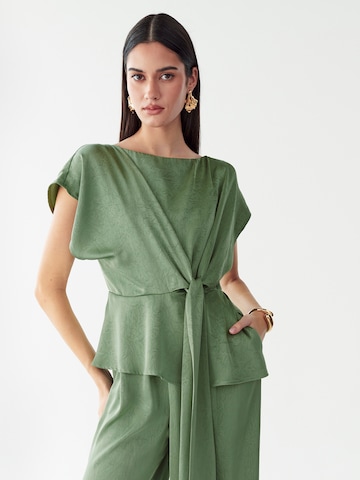 Salopeta 'Vella' de la Willa pe verde